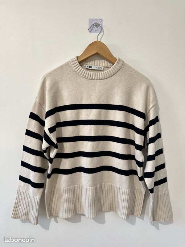 Pull Zara Knit Très Joli Et Léger - Taille S (petit), Couleur Blanc Bordeaux, Occasion Très Bon état