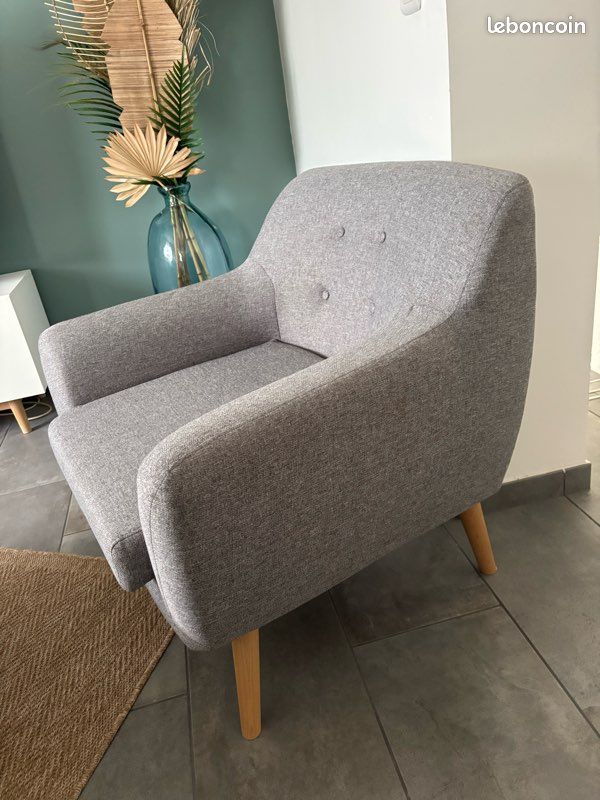 Fauteuil scandinave gris (image 1)