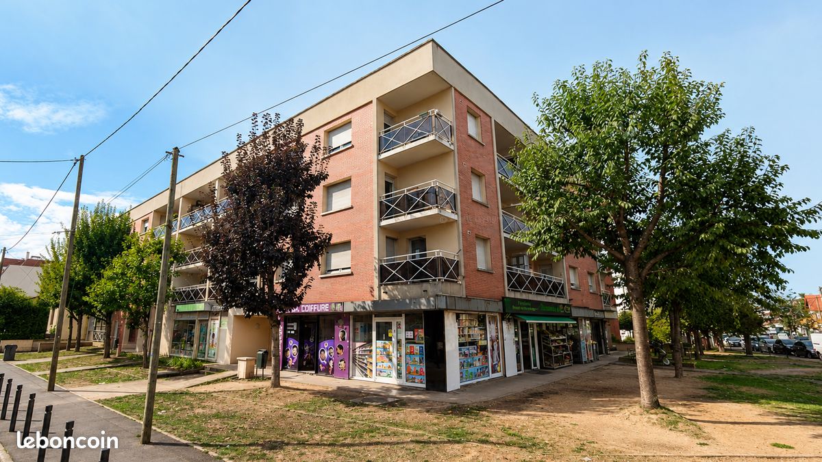 Appartement 2 pièces 52 m² · à Le Blanc-Mesnil · 52 m² · 160 000 €