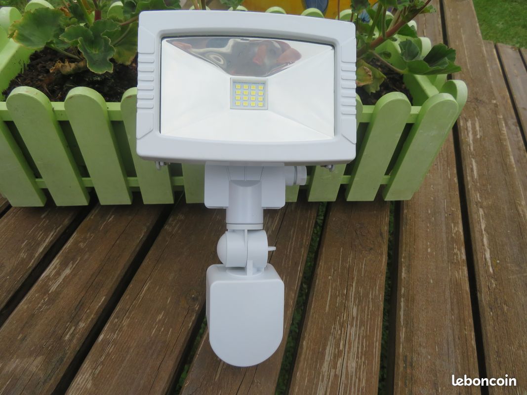 Projecteur extérieur (image 2)