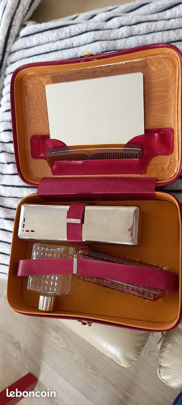 Sac à main vintage des années 60 en cuir rouge