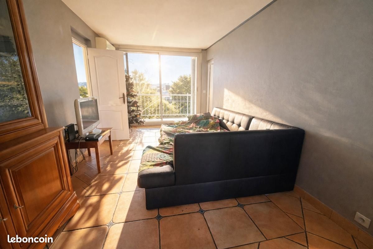 Appartement 3 pièces 75 m² · à Marseille · 75 m² · 154 000 €