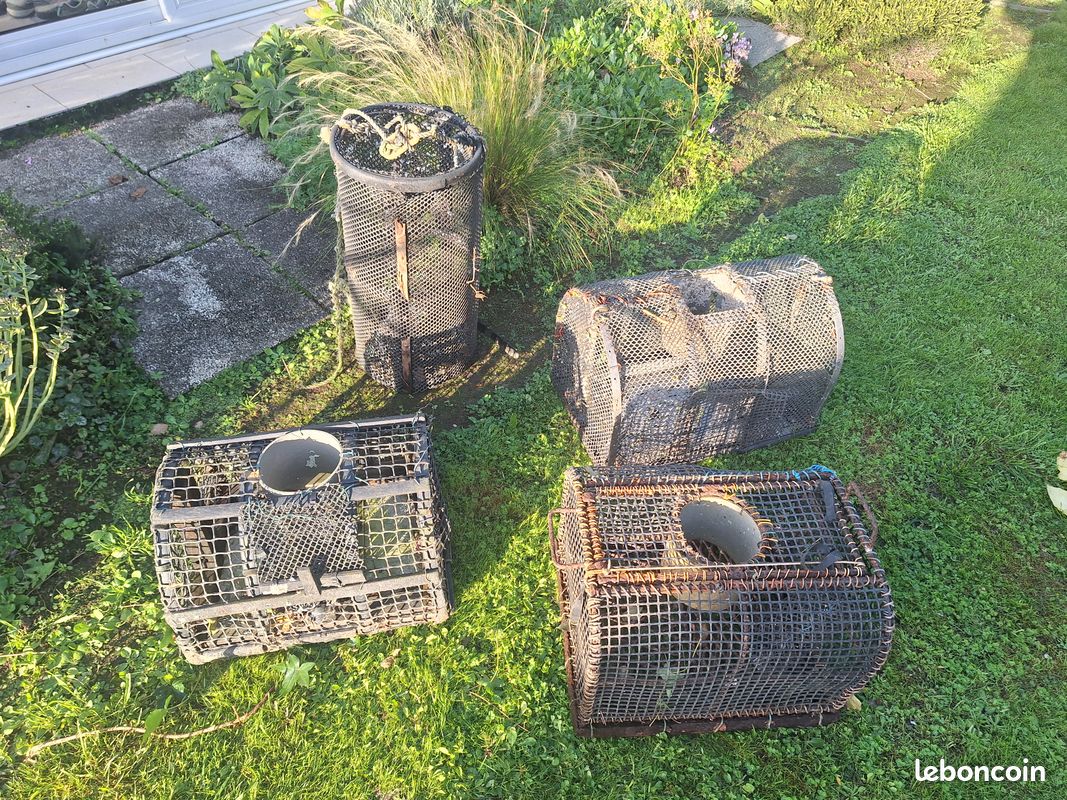 Lot de 4 casiers Homard crevettes et une bouée (image 1)