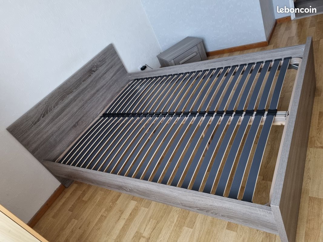 Lit 140 x 200 + sommier & Table de chevet (image 4)
