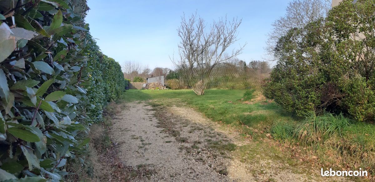 Terrain à bâtir viabilisé - 900 m² - Libre de constructeur - Hors lotissement · à Rosporden · 93 450 €
