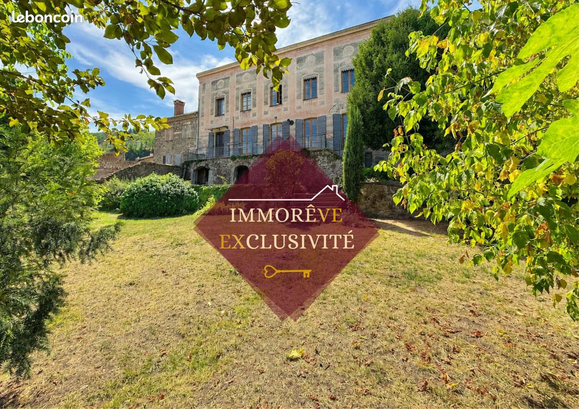 Maison 9 pièces 312 m² · à Serrières · 312 m² · 450 000 €