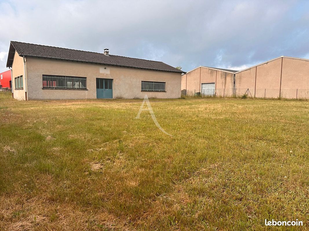 Local 184 m² CHANTEHEUX (image 1)