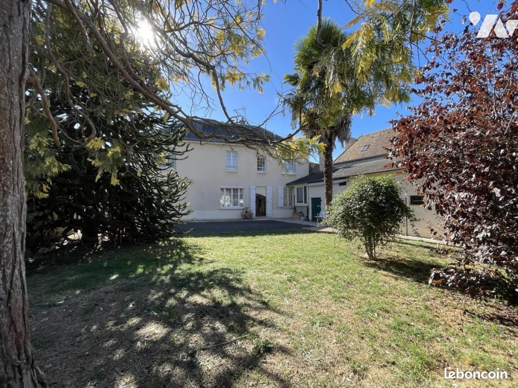 Maison 9 pièces 161 m² · à Marolles-les-Braults · 161 m² · 260 800 €