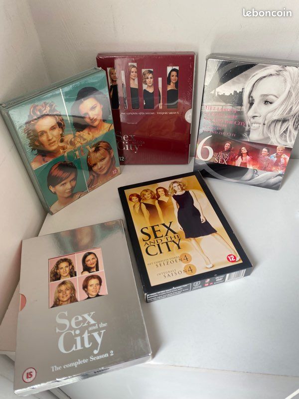 Lot 5 COFFRETS DVD sex and the city (image 1)