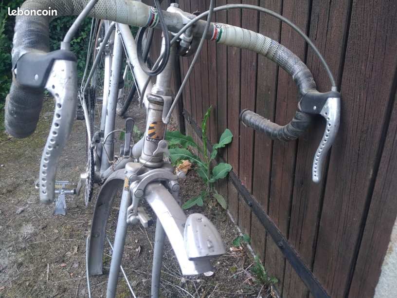 Vieux vélo de course CycLeman devenu fixie sur Le Vélo