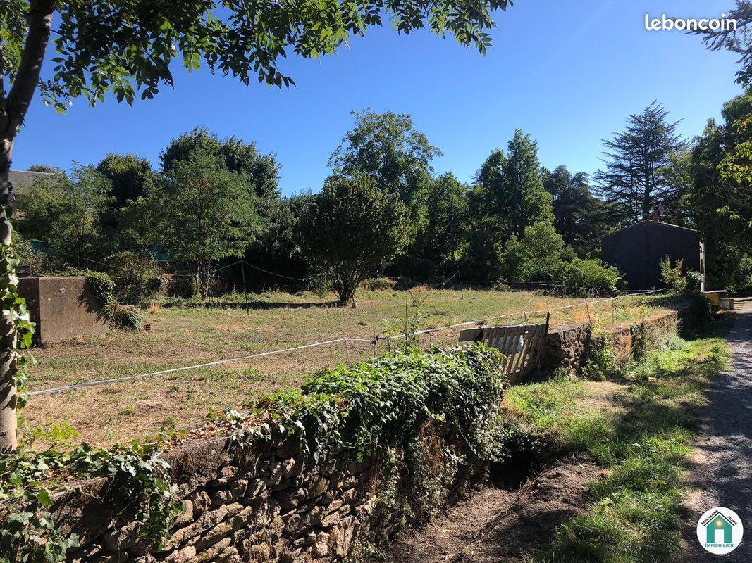 Terrain 1441 m² ST DENIS · à Saint-Denis · 34 000 €