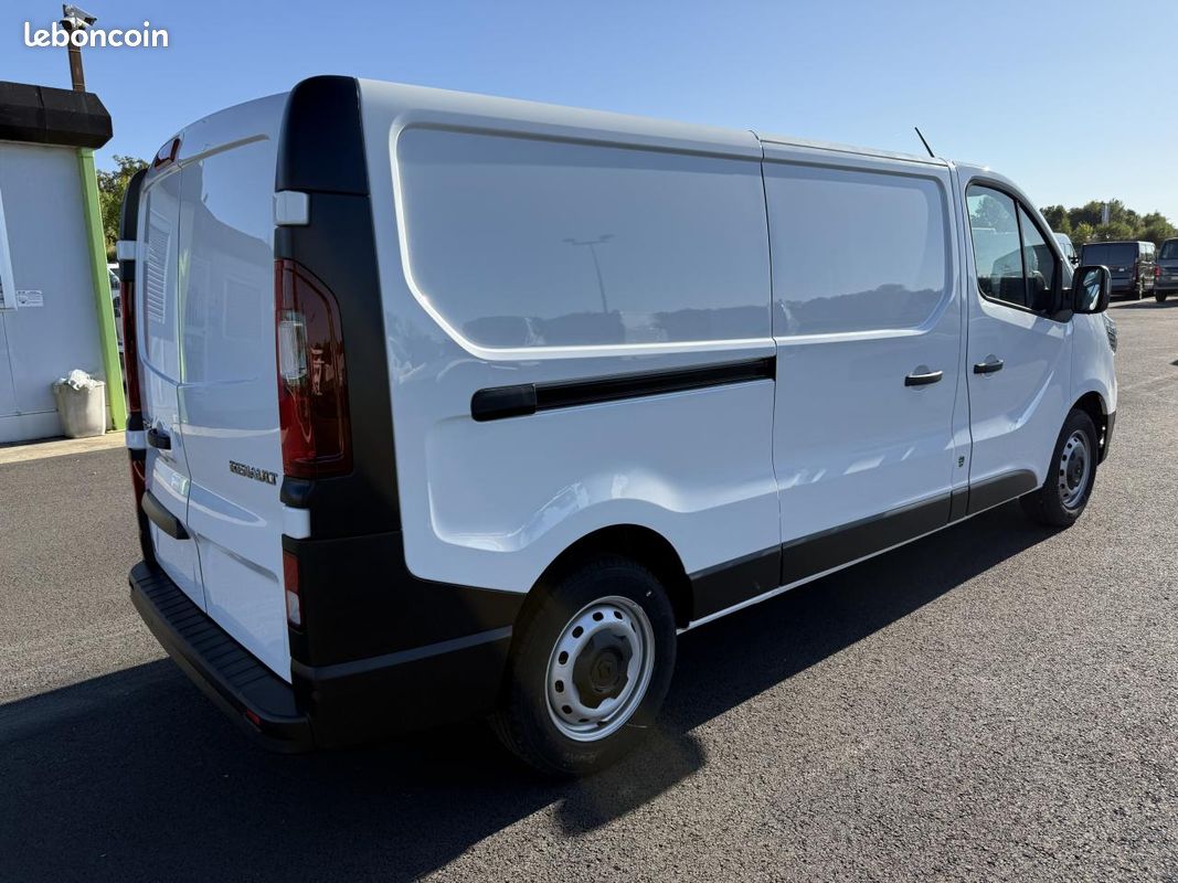 RENAULT TRAFIC L2H1 170CH BOITE AUTOMATIQUE STOCK DISPO prêt à partir - Achat direct ou lld (image 3)