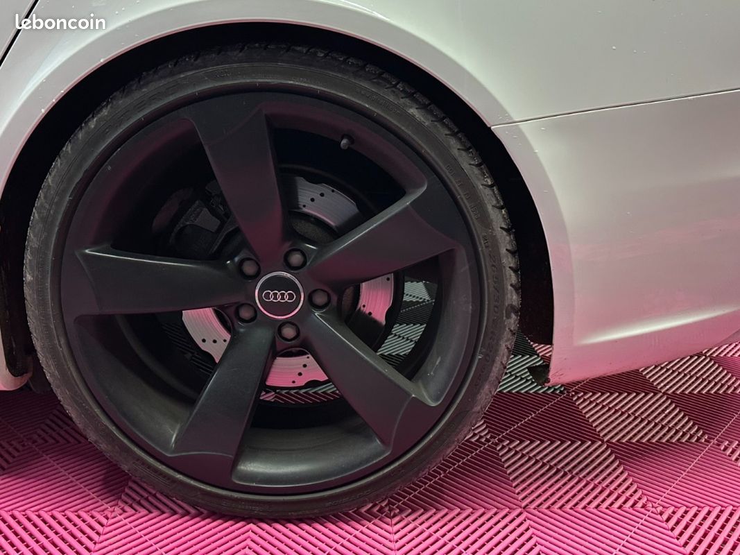AUDI RS4 AVANT V8 4.2 FSI 450 Quattro S Tronic 7 / PACK CARBONE INTÉRIEUR / VOLANT MÉPLAT / SIÈGES ÉLECTRIQUES (image 37)