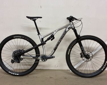 2022 Nukeproof Mega 290 Carbon Factory (Shimano) – Spécifications, comparaisons, avis – 99 Spokes