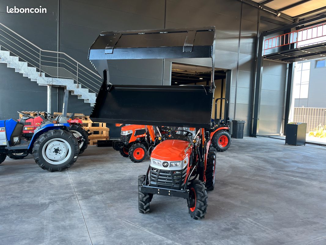 Tracteur HINOMOTO NEUF homologué route de 25cv avec chargeur neuf 4 en 1 / SAS TERRE ET NATURE (image 2)