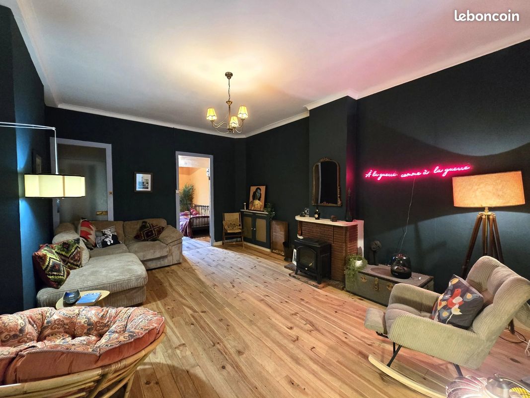 Maison 8 pièces 159 m² · à Sainte-Foy-la-Grande · 159 m² · 157 000 €