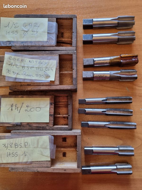 7 boîtes de tarauds (image 1)