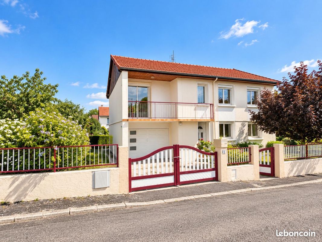 Maison 5 pièces 148 m² · à Le Cendre · 148 m² · 232 000 €