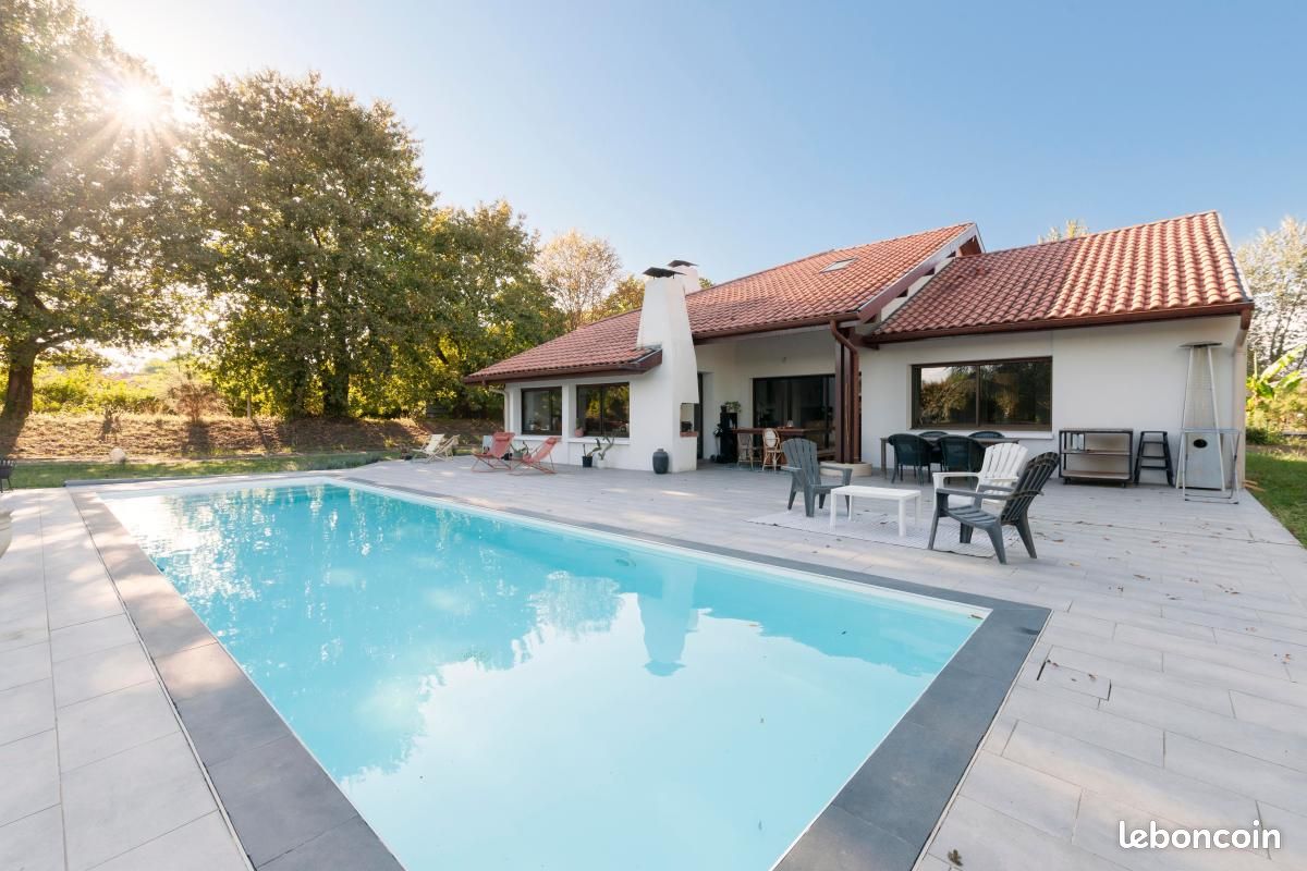 Maison 4 pièces 175 m² · à Saint-Pierre-du-Mont · 175 m² · 442 000 €