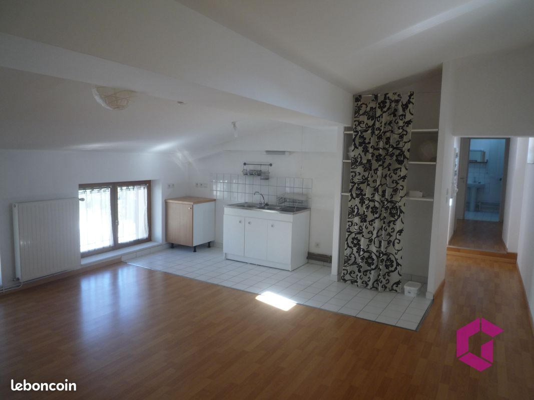 Appartement 3 pièces 64 m² · à Saint-Étienne · 64 m² · 70 000 €