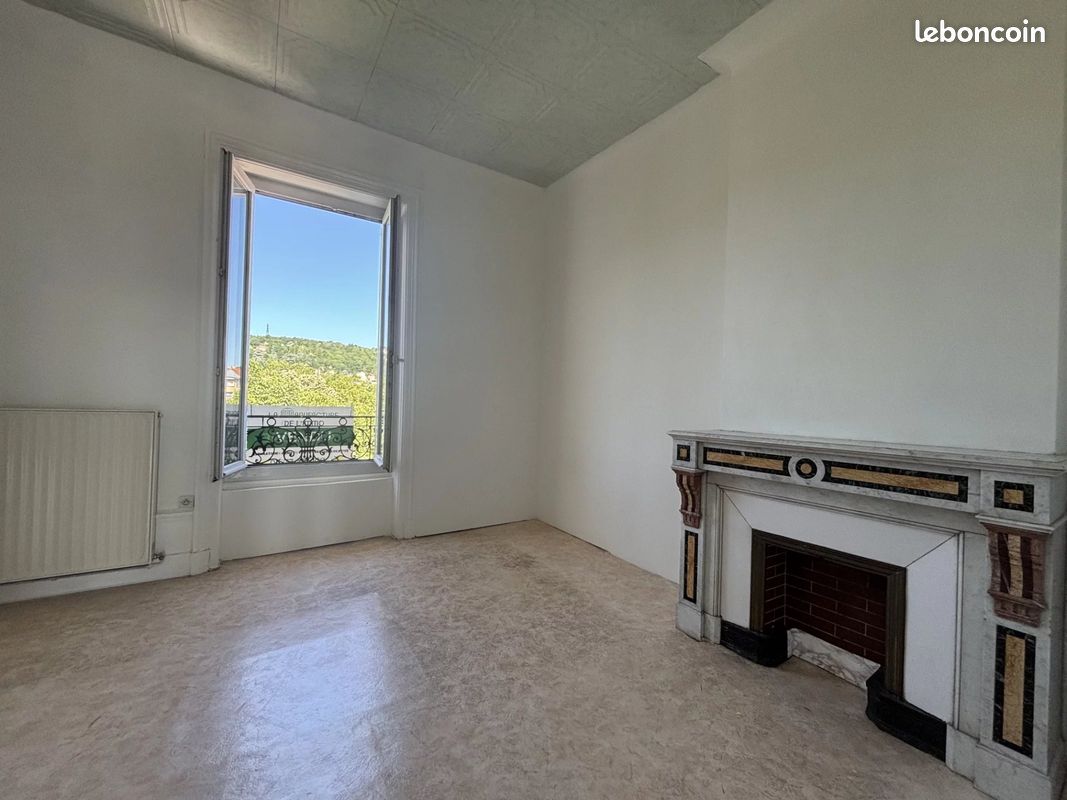 Appartement 4 pièces 82 m² · à Saint-Étienne · 82 m² · 93 000 €