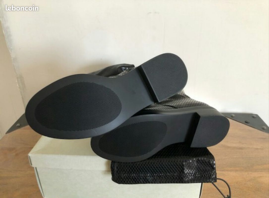 Bottes hautes noires neuves (image 5)