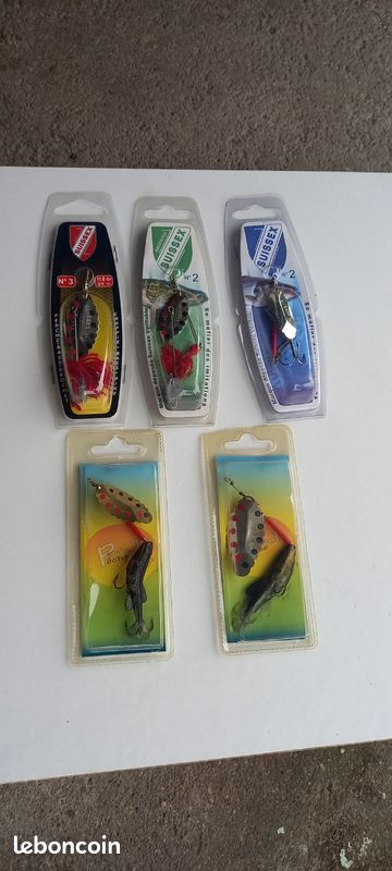 Lot De 10 Cuillères De Pêche Neuves - Tailles Et Couleurs Variées