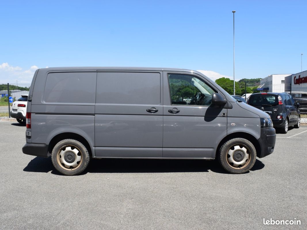 VOLKSWAGEN TRANSPORTER FOURGON TOLE 2.8T T5 4MOTION 2.0 BiTDI 180 CV / ORIGINE FRANCE / ATTELAGE (image 8)