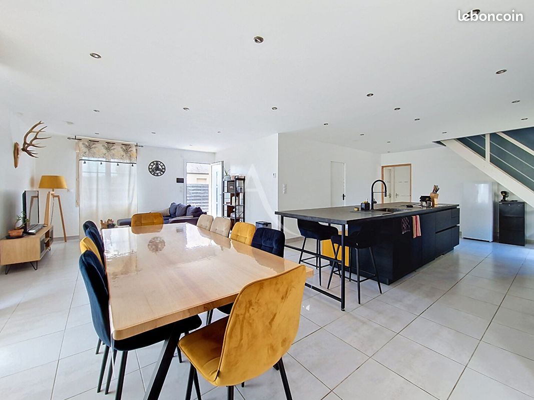 Maison 5 pièces 102 m² · à Doué-en-Anjou · 102 m² · 244 700 €