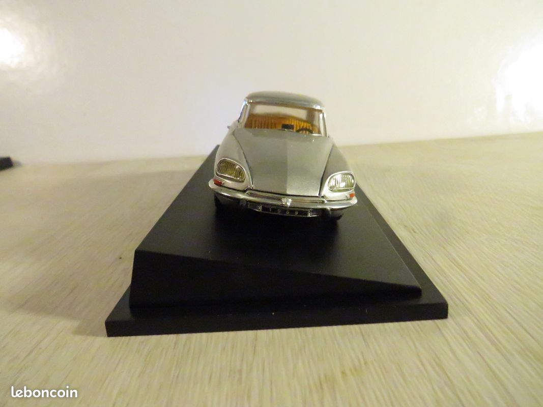 Citroën DS 21 grise métal interieur orange 1969 1/43 (image 4)