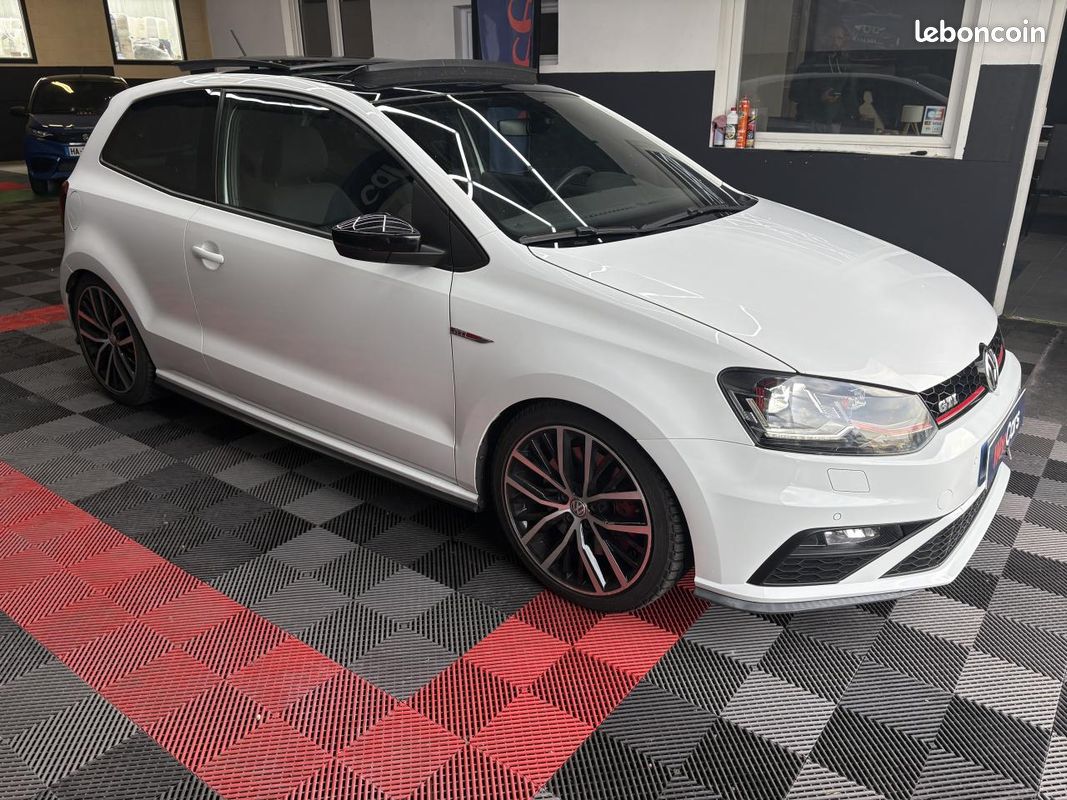 VOLKSWAGEN POLO 1.8 TSI 190 BLUEMOTION GTI ( toit ouvrant ) (image 3)
