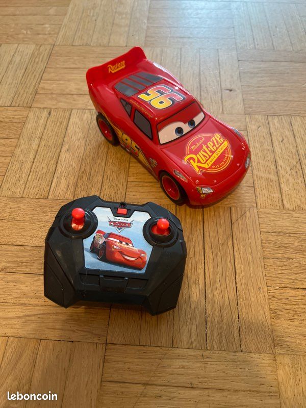 Voiture télécommandée (image 1)