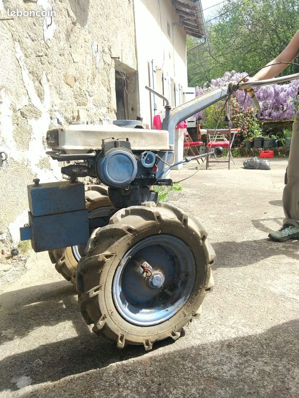 Motoculteur STAUB 2006 et sa charrue (image 1)
