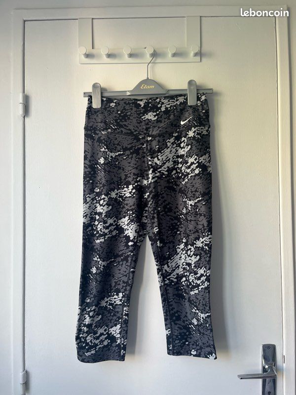 Legging court Nike (image 1)