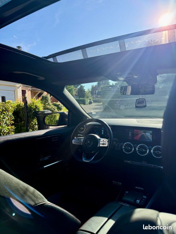 MERCEDES GLA 200D AMG Line 8G-DCT / Toit ouvrant / Grand GPS / Camera / CarPlay (image 3)