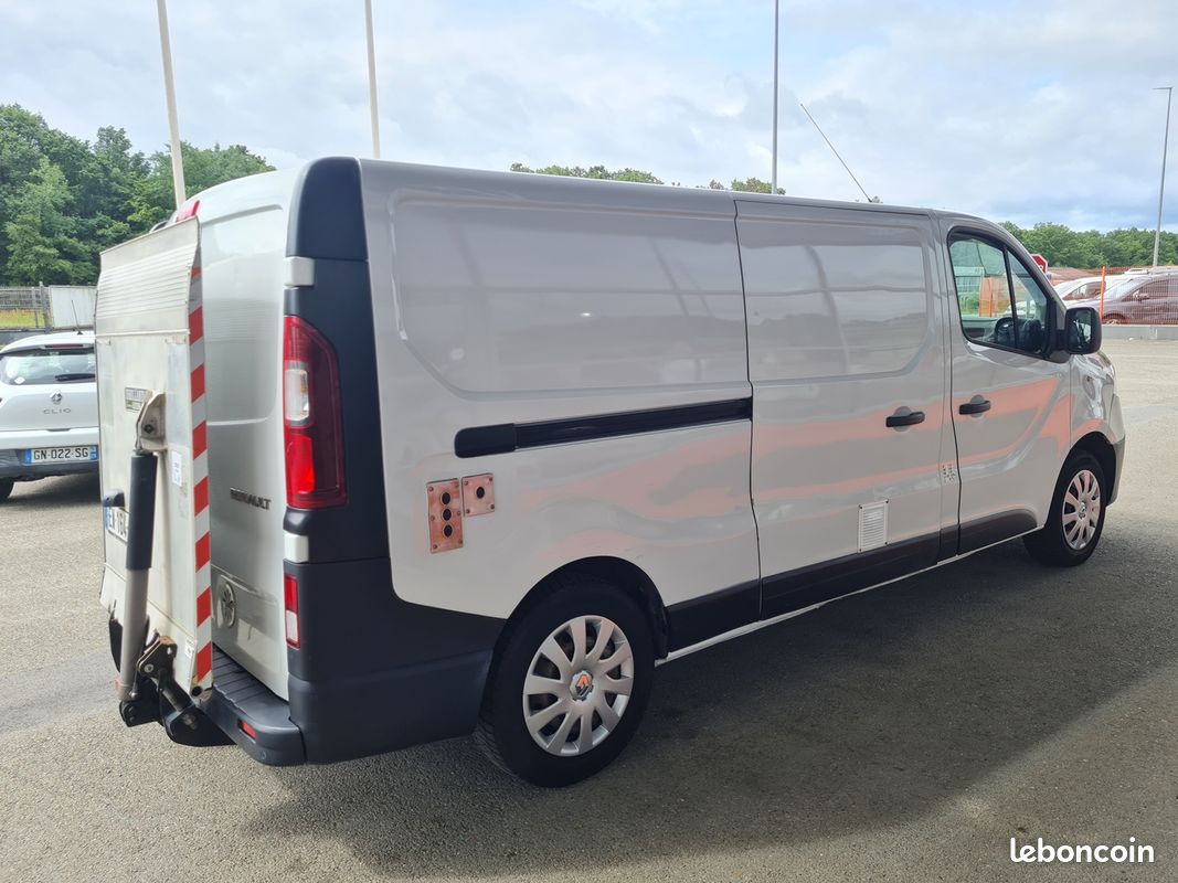 Renault TRAFIC III FG L2H1 1300 1.6 DCI 120CH GRAND CONFORT EURO6 (image 10)
