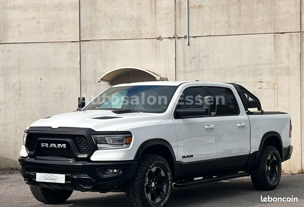 Dodge RAM 1500 Rebel 5.7 HEMI V8 401 ch 4x4 – Harman Kardon – CarPlay – Suspensions pneumatiques (image 20)