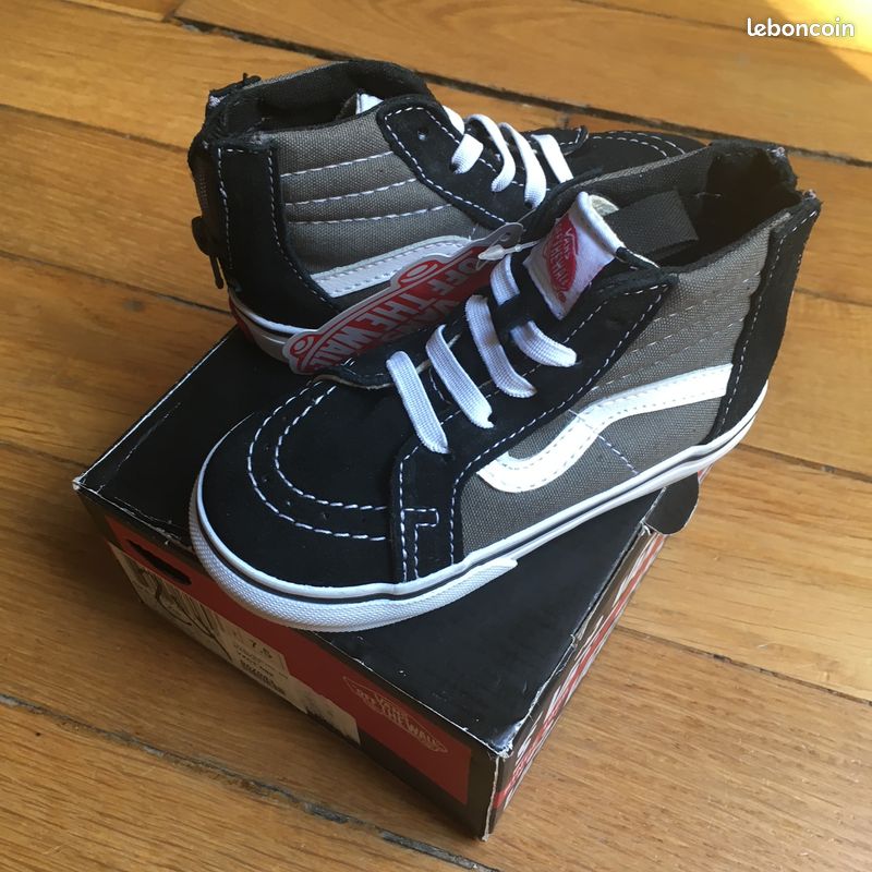 Vans SK8 HI Zip Enfant Noir et Grise Taille 24 Neuve Chaussures