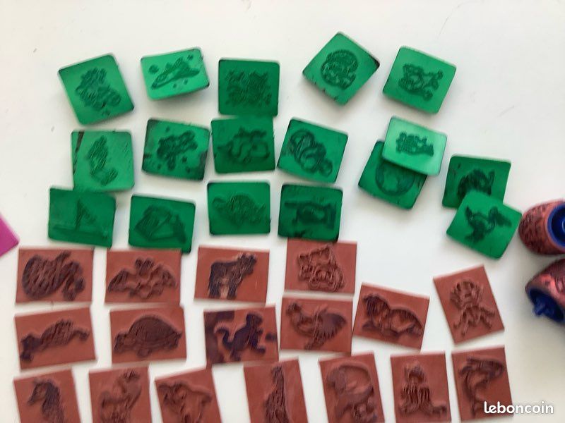 Pupitre crayola à avec plusieurs jeux de tampons (image 6)