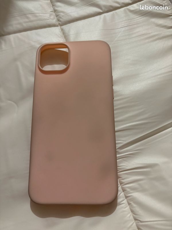 Coque rose iPhone 14plus (image 2)