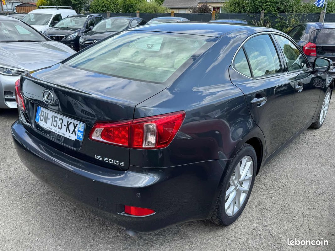 Lexus is200 (image 5)