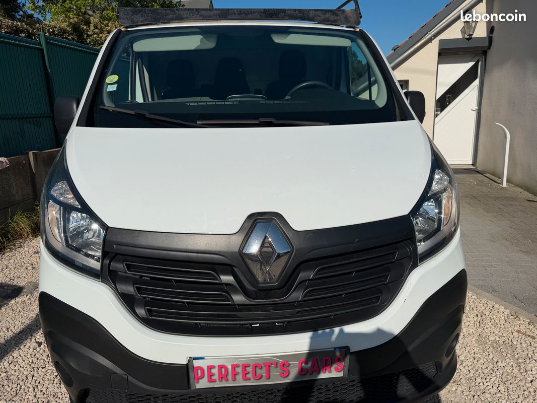 Renault trafic dci 120 cv grand confort 9900 ttc 8250 ht (image 5)