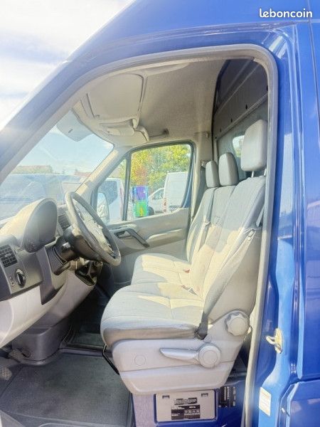 Volkswagen CRAFTER FG 35 2.5 TDI 109CH 3665 HAUT (image 7)