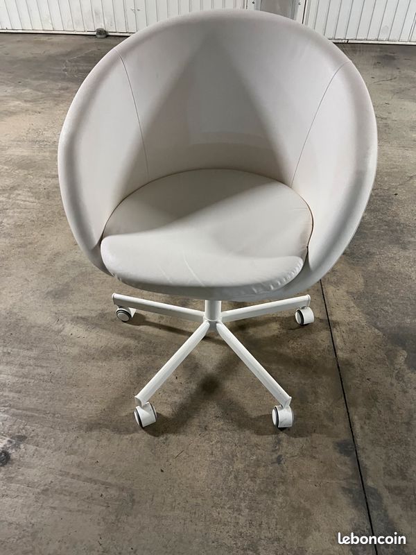Chaise pivotante IKEA SKRUVSTA – Réglable en hauteur – Très bon état (image 2)