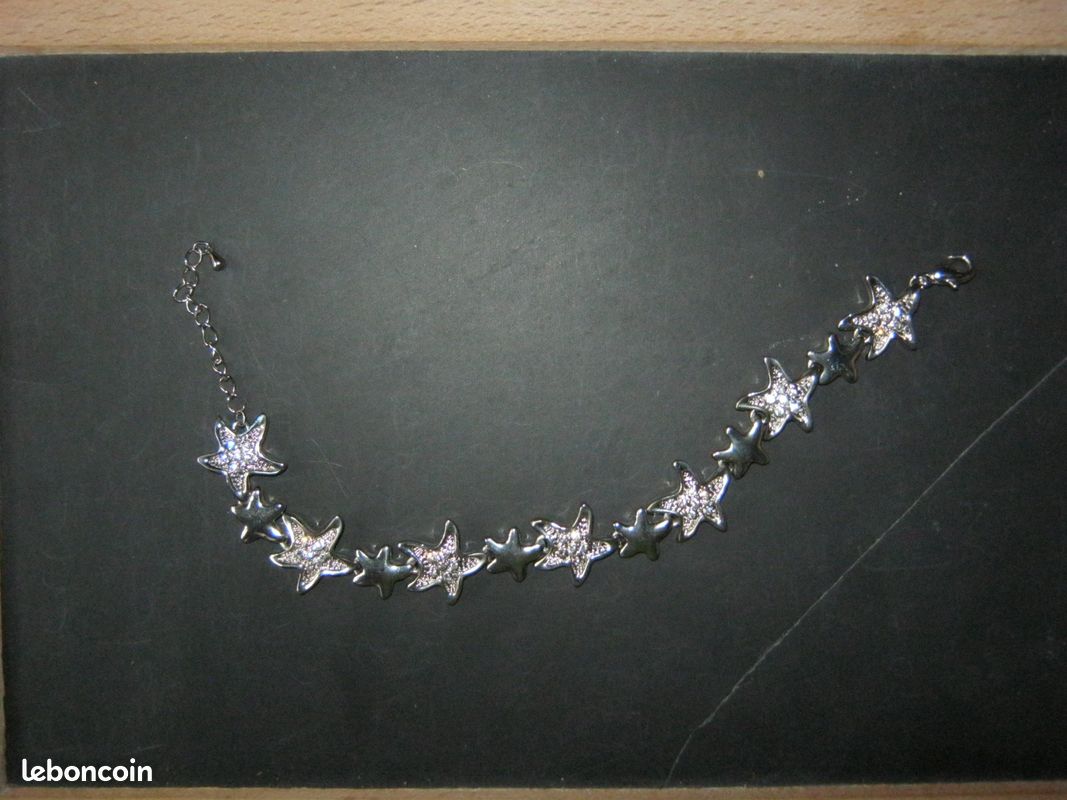 Bracelet étoiles et strass avec chainette (image 1)