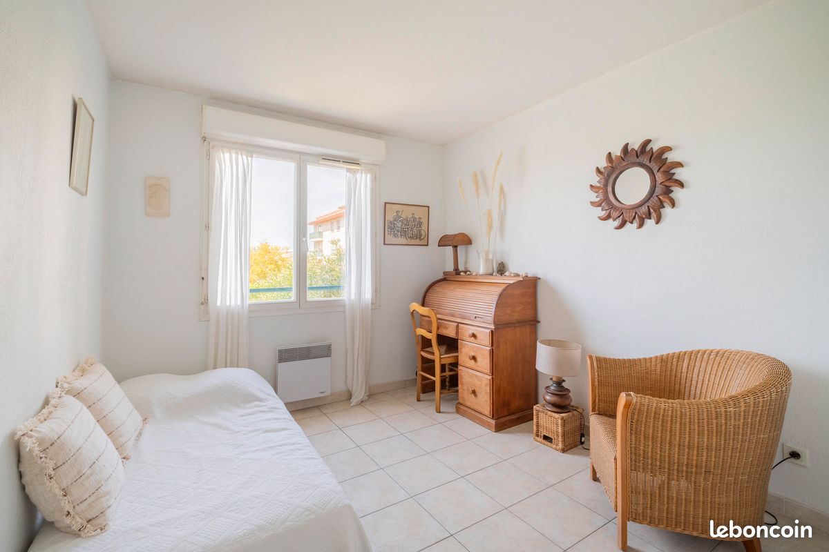 VENTE DIRECTE PROPRIÉTAIRE – 13010 LES TROIS PONTS – T4 LUMINEUX – TERRASSE 12 m² – PARKING PRIVATIF (image 15)
