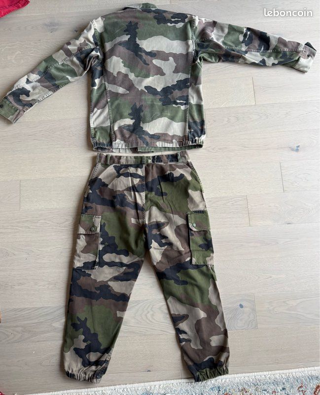 Pantalon militaire neuf taille s / 68 - Vêtements