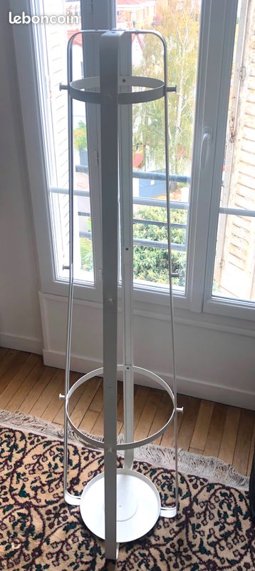 Porte manteau sur pieds (image 2)