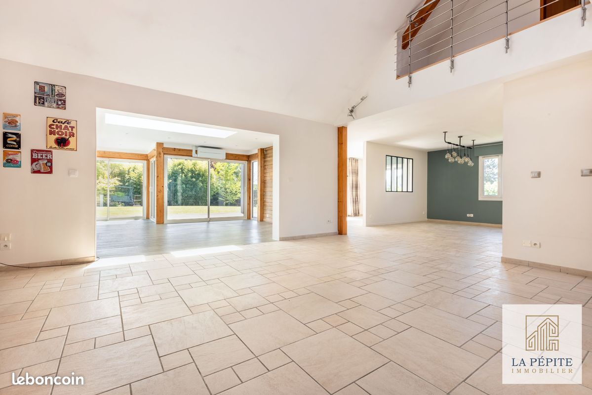Maison 7 pièces 250 m² · à Doingt · 250 m² · 365 000 €