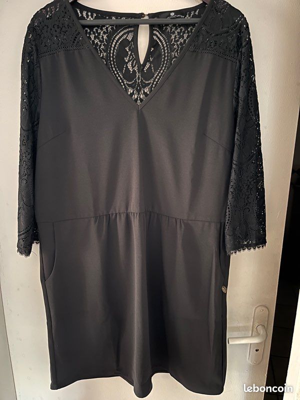 Robe (image 1)